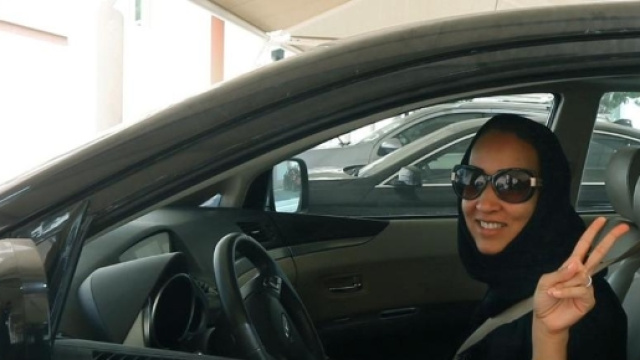 Arabia Saudita, un svolta storica per le donne, che ora possono guidare