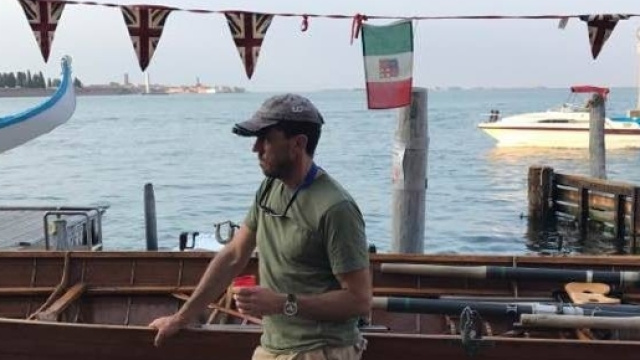 Philipe Laroma Jezzi eroe 'nazionale' &egrave; italoinglese: accusato da baroni universitari di fare troppo l'inglese e poco l'italiano. Foto: Facebook