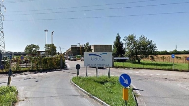 Prende un gioco tra i rifiuti, licenziata per furto - La Stampa - lastampa.it