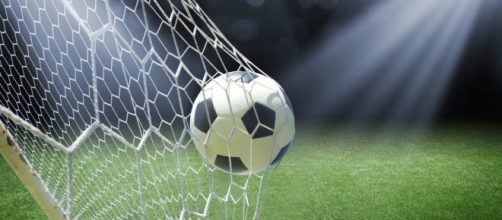 El f&uacute;tbol ayuda a un gran grupo de personas a evadirse de sus problemas (foto cedida)