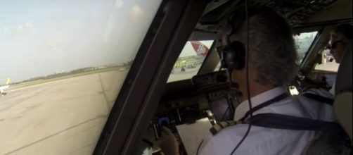 pilots and co-pilots don't eat the same meal. Image-The Pilot Channel/YouTube