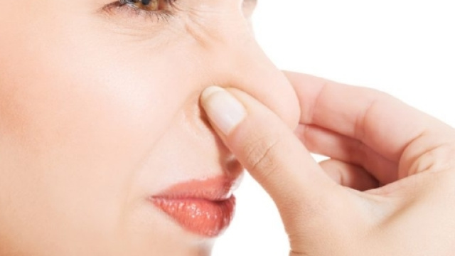Alitosi: le cause principali di un disturbo imbarazzante | Tuodentista - dentistiassociati.org