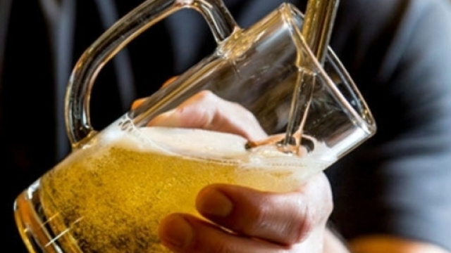 Raffigurato un calice di birra