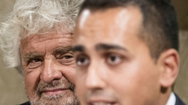 Riforma Pensioni fase 2, novit&agrave; dal Movimento 5 stelle: governo Gentiloni proroghi Opzione Donna, nella foto Grillo e Di Maio