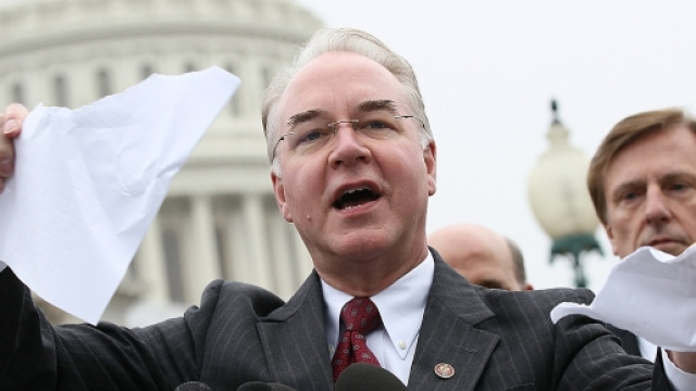 Tom Price non vuole dimettersi dall'incarico