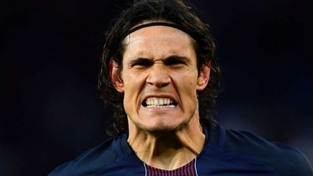 Edinson Cavani shows incredible pace while tracking back for PSG v ... - givemesport.com