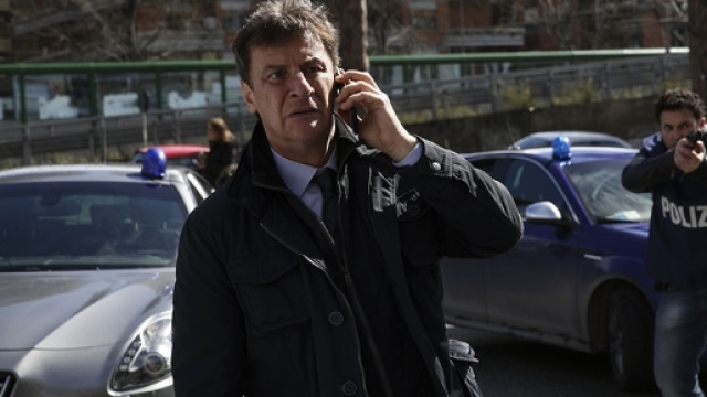 Giorgio Tirabassi in Squadra Mobile.