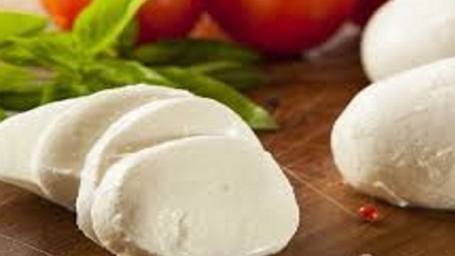 La mozzarella di bufala campana dop
