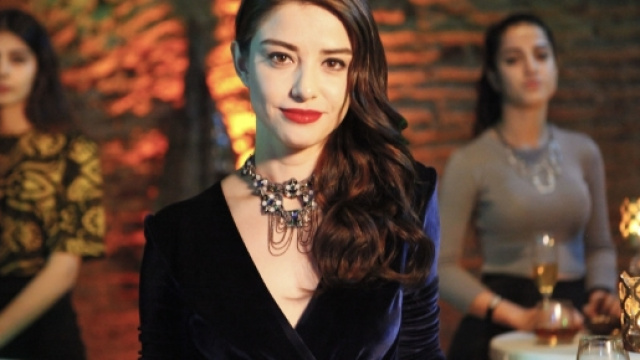 Ozge Gurel annuncia una novit&agrave;.