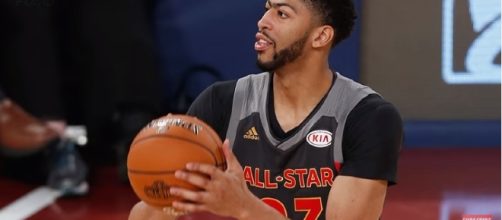 Anthony Davis ---- the Fumble/ Flickr