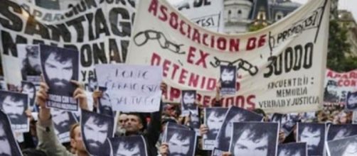 Plaza de Mayo, carteles presentes de Santiago Maldonado.