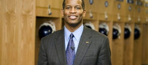 Turner Gill fired by Kansas Jayhawks; KU willing to pay Gill $6 ... - pitch.com