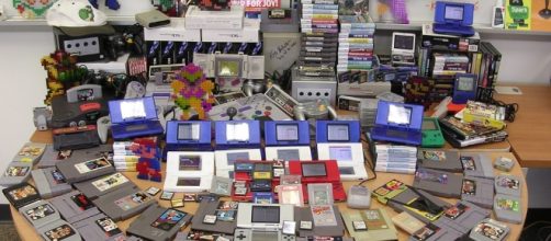A great collection of Nintendo games / [Image via wisekris, Flickr]