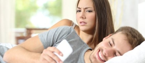 Estar em um relacionamento &eacute; maravilhoso, mas fique atenta aos sinais que podem indicar trai&ccedil;&atilde;o