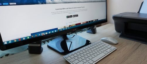 Eye strain an computer screens - Image - CCO Public Domain | Pixabay