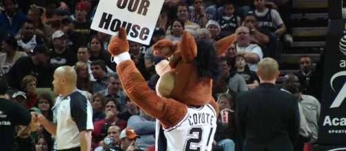 The use their own rules. Zereshk via Wikimedia Commons