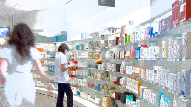 Gli abusi contestati all'uomo sarebbero avvenuti in Farmacia a Sanluri.