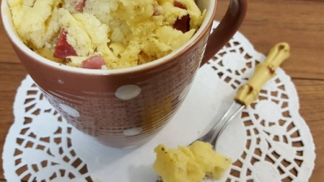 Torta salata in tazza, da servire come antipasto, aperitivo e in qualunque occasione.