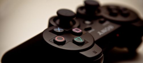 Gaming console courtesy of Flickr.