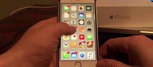 Jailbreaking iPhone (via YouTube - Volk Tech)