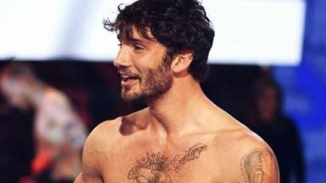 Gossip, Stefano De Martino 'taglia' col passato: nuovo look per amore di Gilda?