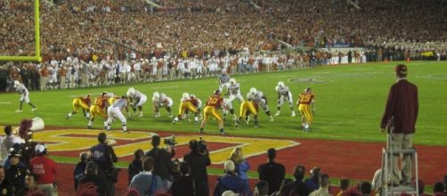 Who can reach a big bowl? Eric R. via Wikimedia Commons