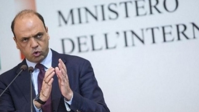 Angelino Alfano e la (non) risposta alle camere congiunte