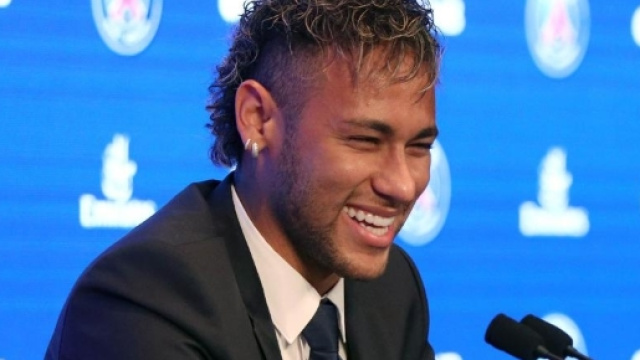 "Ce pr&eacute;sident est une blague"... Elle a l'air bonne en plus !