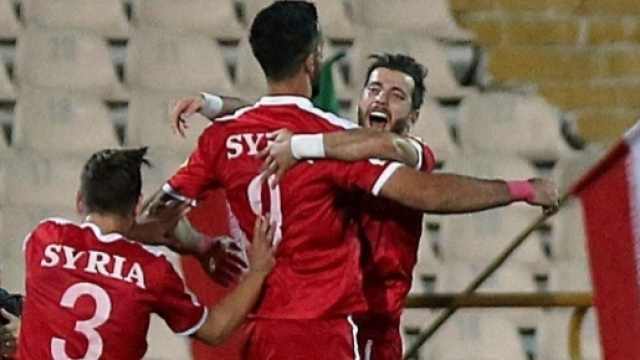 La gioia incontenibile dei giocatori siriani dopo il gol di al-Soma al 93'