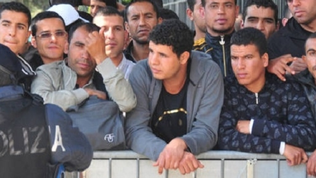 L'arrivo di tunisini in Italia coincide con la loro scarcerazione in Tunisia