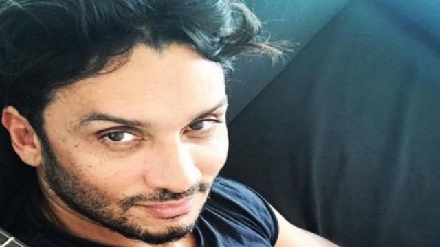 Amici di Maria De Filippi news: Fabrizio Moro lascia il talent, ecco perch&eacute;