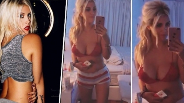 I provocanti selfie di Wanda Nara