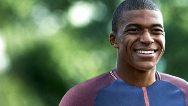 Kylian Mbapp&eacute; heureux de retrouver le terrain avec le PSG
