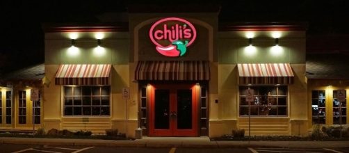 Chilis Restaurant [Image by Anthony92931|Wikimedia Commons| Cropped | CC BY-SA 3.0 ]