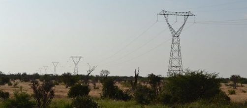 Electric power transmission line (Credit - Chris T Cooper &ndash; wikimediacommons)