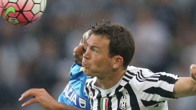 CONFIRMED: Lichsteiner out against Sevilla | IFD - italianfootballdaily.com
