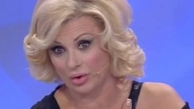 Tina Cipollari da giovane, la foto su Instagram lascia a bocca aperta - ilmessaggero.it
