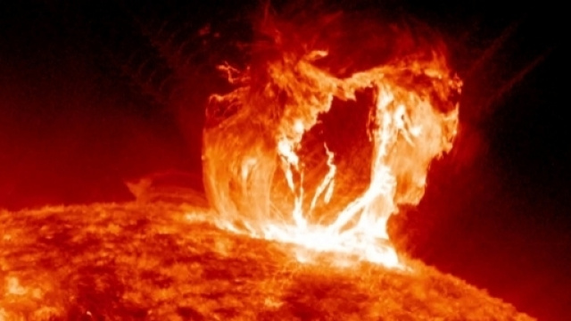 Una eruzione solare &egrave; in grado di provocare danni ingenti alle apparecchiature elettriche