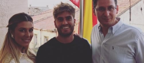 Bea y Rodri junto al Alcalde de Guadalix, antes del pol&eacute;mico preg&oacute;n