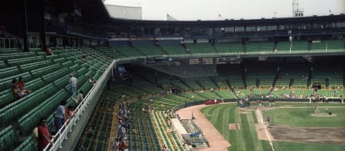 Streaking teams fill ballparks. Johnmaxmena2 via Wikimedia Commons