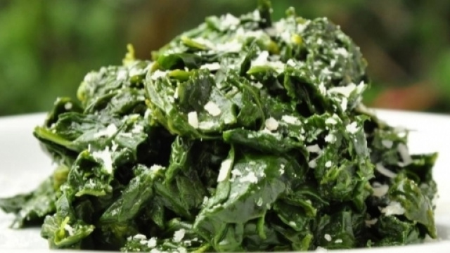 Spinaci alla mandragola, il richiamo del Ministero della Salute