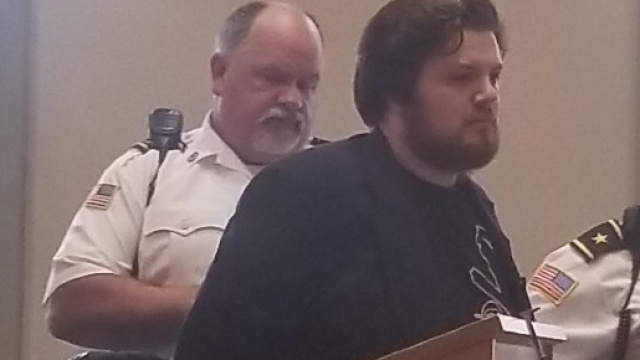 Timothy Record ha ucciso il fratello a coltellate per una lite su connessione banda larga a Internet. Foto: Twitter.