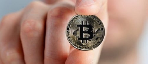 Bitcoin credits:Pixabay https://pixabay.com/en/bitcoin-crypto-currency-currency-2643160/