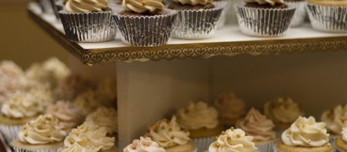 Cakes and controversy. Image via Pixabay.