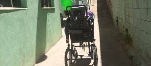 Menino com defici&ecirc;ncia &eacute; largado no corredor da escola e seus colegas foram ao cinema (fonte:Gazeta do Povo)