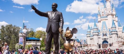 Walt Disney and Mickey - HenningE/Pixabay