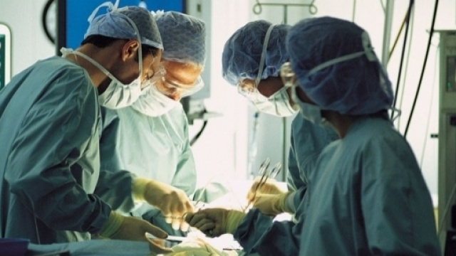 Chirurgia robotica, a Firenze il primo trapianto di rene - tgregione.it