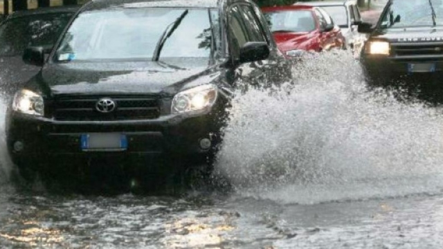 Genova, Liguria, Piemonte: allerta rossa per nubifragi. Scuole ... - velvetnews.it