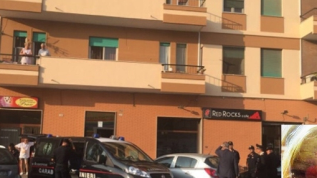 Il luogo del delitto e, nella foto piccola in basso a destra, la vittima.