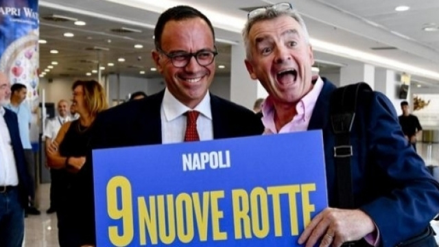 Ryanair vola alto: nuove rotte a Napoli (Fonte: Ansa)